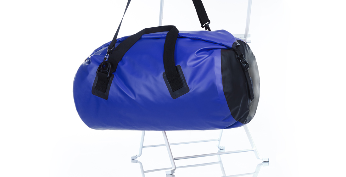 Design sports bags yourself presented as SPORTS / TRAVEL BAG SPLASH