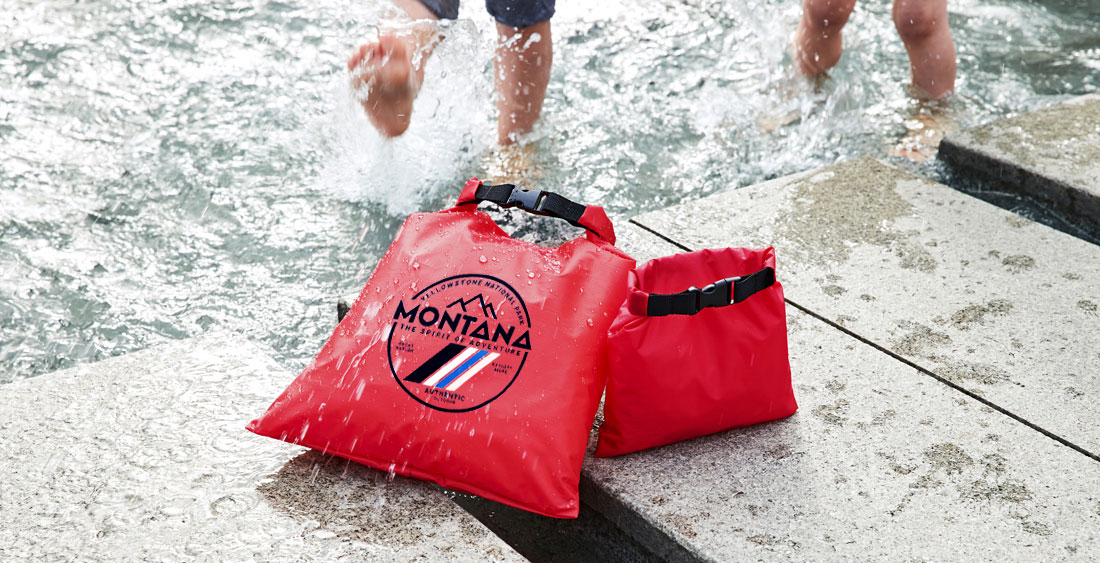 Water repellent bags print presented as DRYBAG SAFE 1.4 L