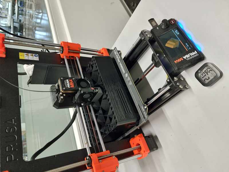 3D printer in action – Cutting-edge manufacturing technology